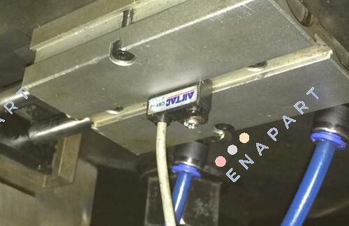 TN20X35S+ CS1-J      Doppelstangenzylinder mit Magnetsensor